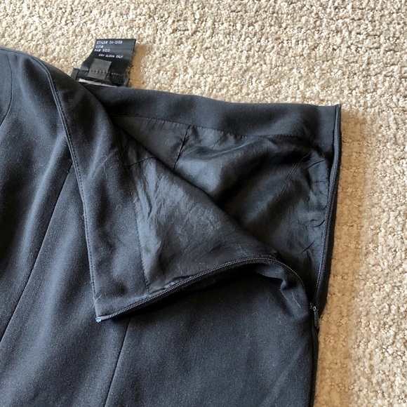 Black Pleated A-line Skirt - Picture 4 of 4